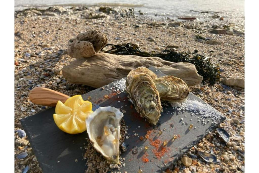 Les Pieds Dans L'Eau Acces Direct A La Plage La Cotinière Exterior foto